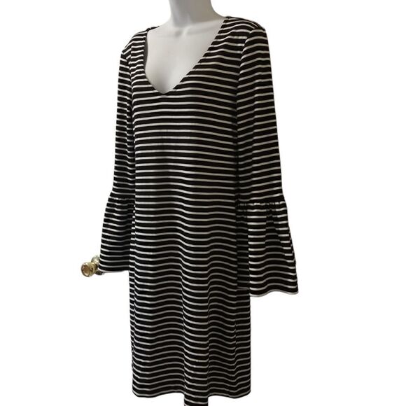 Banana Republic stripped long bell sleeve knit dress size M - Picture 3 of 8